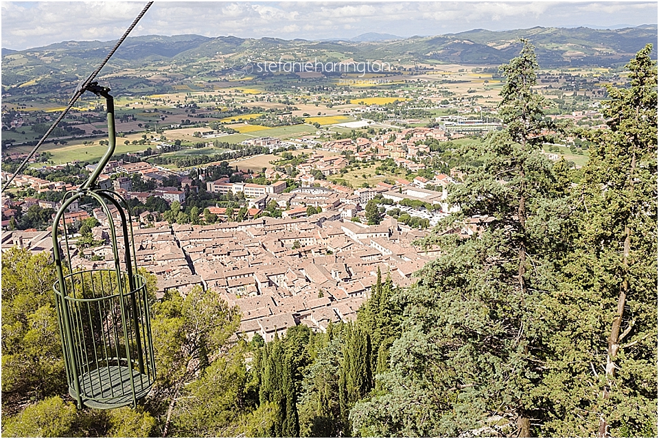 travel photography italy | view of gubbio from funavia